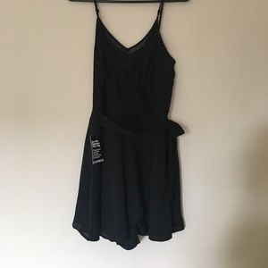 NWT Black Express romper size 4